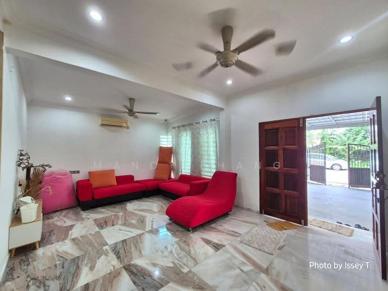 1-storey Terraced House for Rent in Gunung Rapat (Ipoh) - Mandy Phang - Living Room - PropertyGuru.com.my