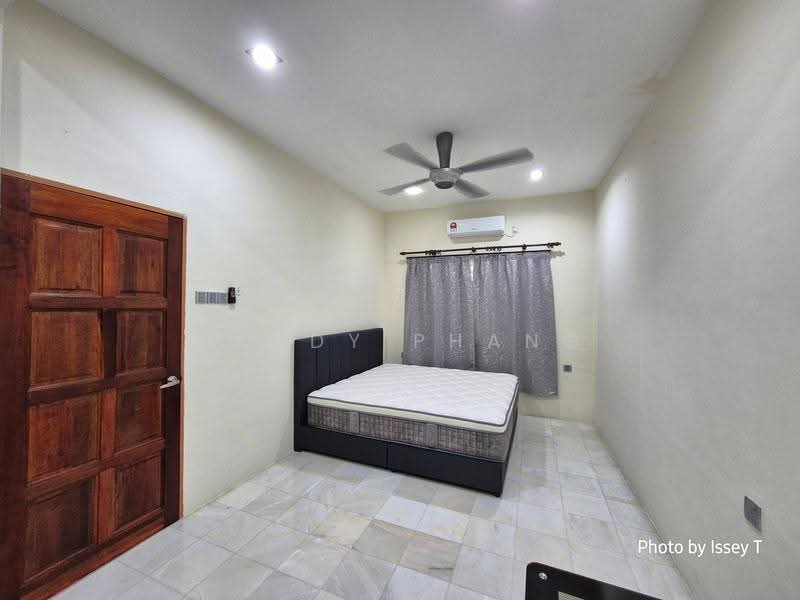 1-storey Terraced House for Rent in Gunung Rapat (Ipoh) - Mandy Phang - Bedroom - PropertyGuru.com.my