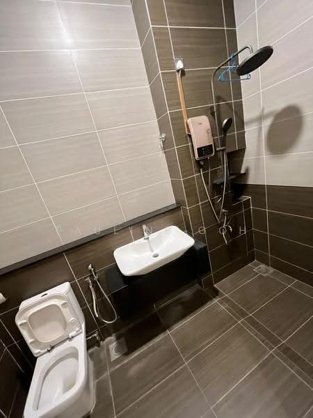 Rumah Teres 2-Tingkat untuk Dijual di Taman Gaya (Ulu Tiram) - Pauline Goh - Bathroom - PropertyGuru.com.my