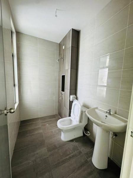 2-storey Terraced House for Sale in Skudai (Johor) - Arshad . - Bathroom - PropertyGuru.com.my