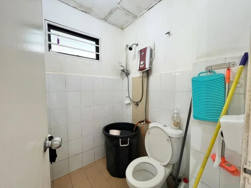2-storey Terraced House for Sale in Saujana Rawang (Rawang) - Samson Lee - Bathroom - PropertyGuru.com.my