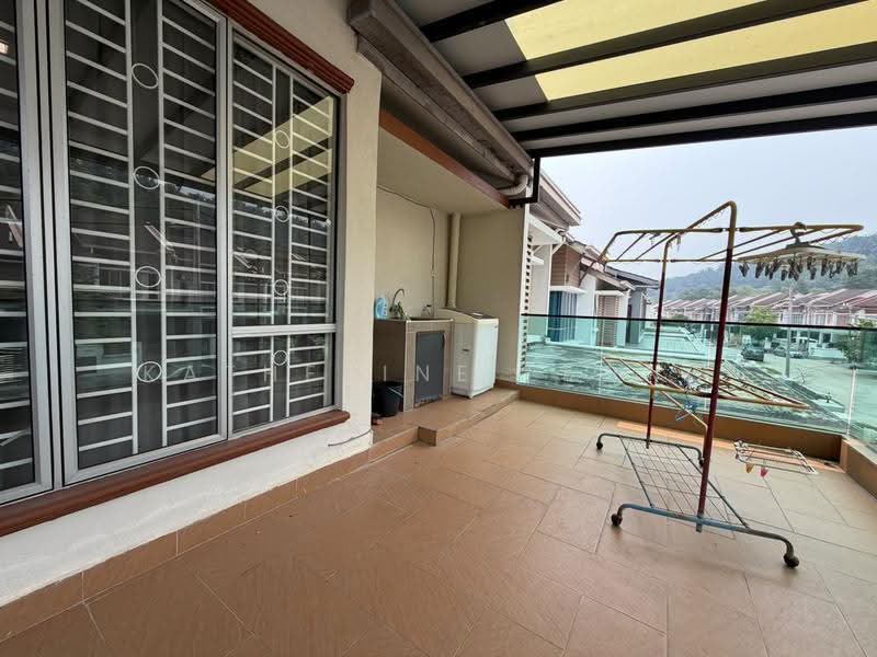 2-storey Terraced House for Rent in Sungai Buloh (Selangor) - Katherine Leong - Balcony - PropertyGuru.com.my