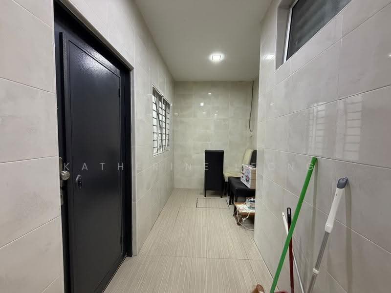 2-storey Terraced House for Rent in Sungai Buloh (Selangor) - Katherine Leong - Corridor - PropertyGuru.com.my