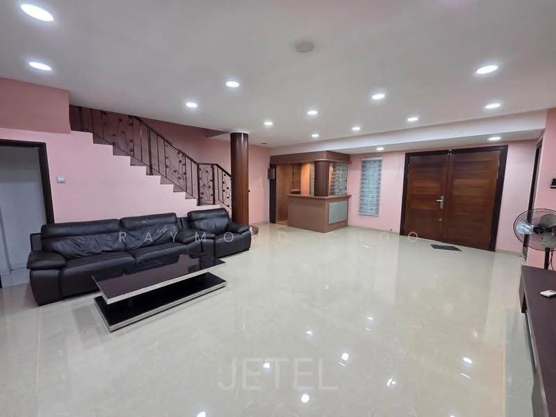 2-storey Terraced House for Sale in Bandar Bukit Tinggi (Klang) - Raymond Choo - Living Room - PropertyGuru.com.my