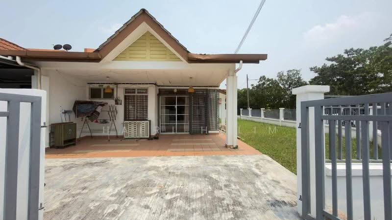 1-storey Terraced House for Sale in Bandar Putera 2 (Klang) - Hairi Halim - PropertyGuru.com.my