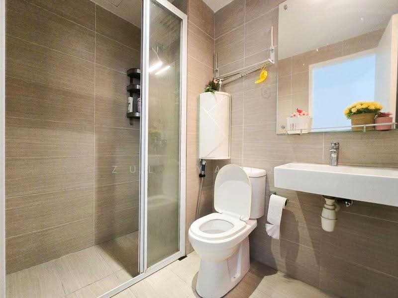 Service Residence for Sale at Serviced Residence @ Fera Residence @ The Quartz WM - Zul Syafiq - Bathroom - PropertyGuru.com.my