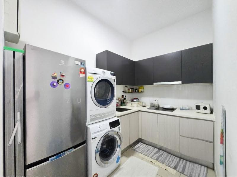 Service Residence for Sale at Serviced Residence @ Fera Residence @ The Quartz WM - Zul Syafiq - Kitchen - PropertyGuru.com.my