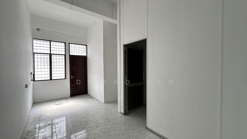 Kedai untuk Dijual di Ipoh (Perak) - Edmond Tan - Interior - PropertyGuru.com.my