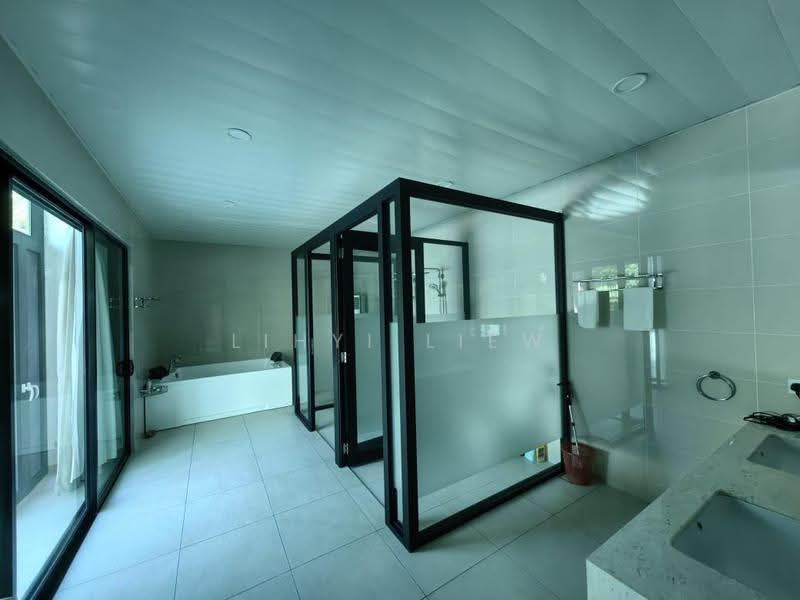 Bungalow House for Rent in Leisure Farm (Gelang Patah) - Lihyi Liew - Bathroom - PropertyGuru.com.my