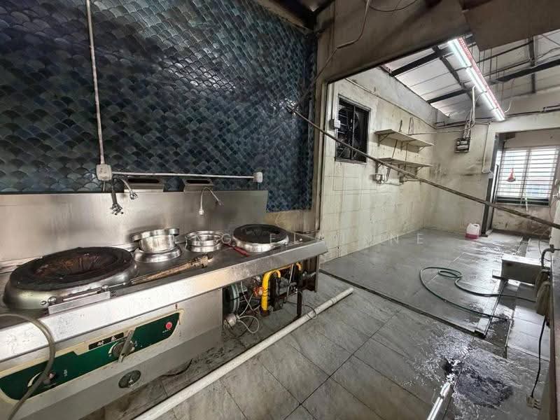 Shop for Rent in Taman Pelangi (Johor Bahru) - Phang Elainne - Kitchen - PropertyGuru.com.my