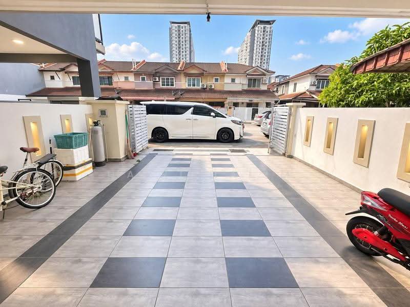 Rumah Teres 2-Tingkat untuk Dijual di Bandar Saujana Putra (Tanjong Duabelas) - Hairi Halim - PropertyGuru.com.my