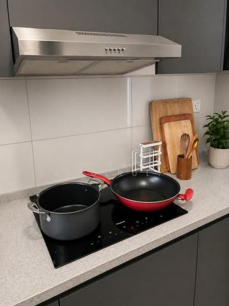 Condominium for Rent at Lakefront Residence - Aizat Saifulrullah - Kitchen - PropertyGuru.com.my