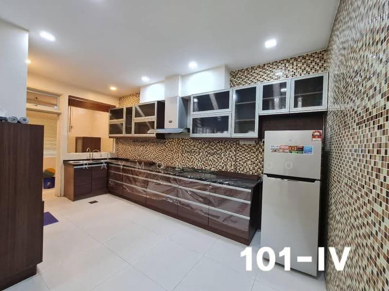 2-storey Terraced House for Rent in Bandar Bukit Tinggi (Klang) - Raymond Choo - Kitchen - PropertyGuru.com.my