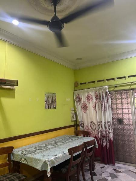 Rumah Teres 1.5-Tingkat untuk Dijual di Taman Kemas (Tampoi) - Seri Wangi - Dining Room - PropertyGuru.com.my