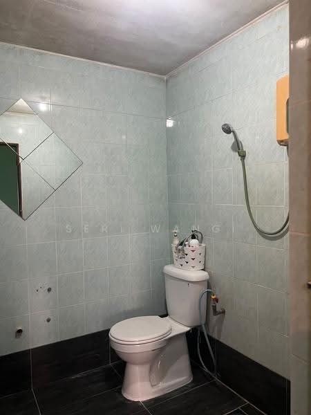 Rumah Teres 1.5-Tingkat untuk Dijual di Taman Kemas (Tampoi) - Seri Wangi - Bathroom - PropertyGuru.com.my