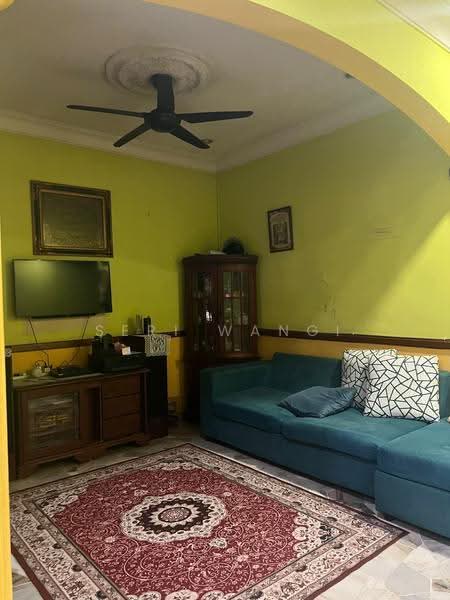 Rumah Teres 1.5-Tingkat untuk Dijual di Taman Kemas (Tampoi) - Seri Wangi - Living Room - PropertyGuru.com.my
