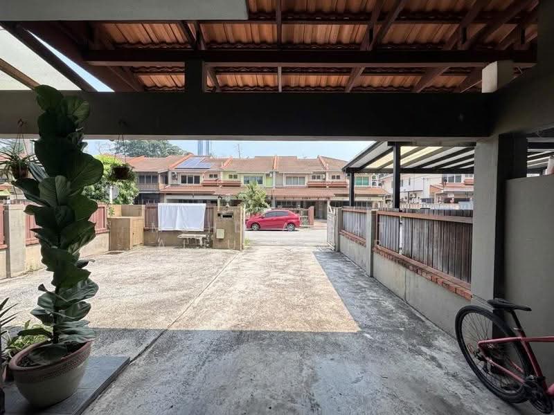 Rumah Teres untuk Dijual di Seksyen 5 (Kota Damansara) - Mohd Aizat Saiful Bahri - Exterior - PropertyGuru.com.my
