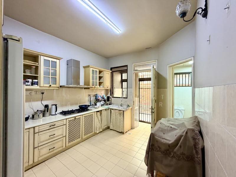 Rumah Teres untuk Dijual di Seksyen 5 (Kota Damansara) - Mohd Aizat Saiful Bahri - Kitchen - PropertyGuru.com.my