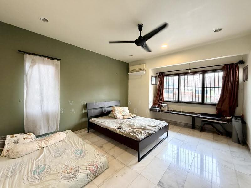 Rumah Teres untuk Dijual di Seksyen 5 (Kota Damansara) - Mohd Aizat Saiful Bahri - Bedroom - PropertyGuru.com.my