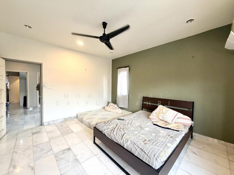 Rumah Teres untuk Dijual di Seksyen 5 (Kota Damansara) - Mohd Aizat Saiful Bahri - Bedroom - PropertyGuru.com.my