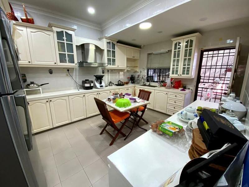 Rumah Berkembar untuk Dijual di Taman Impian Emas (Skudai) - Calvin Lee - Kitchen - PropertyGuru.com.my