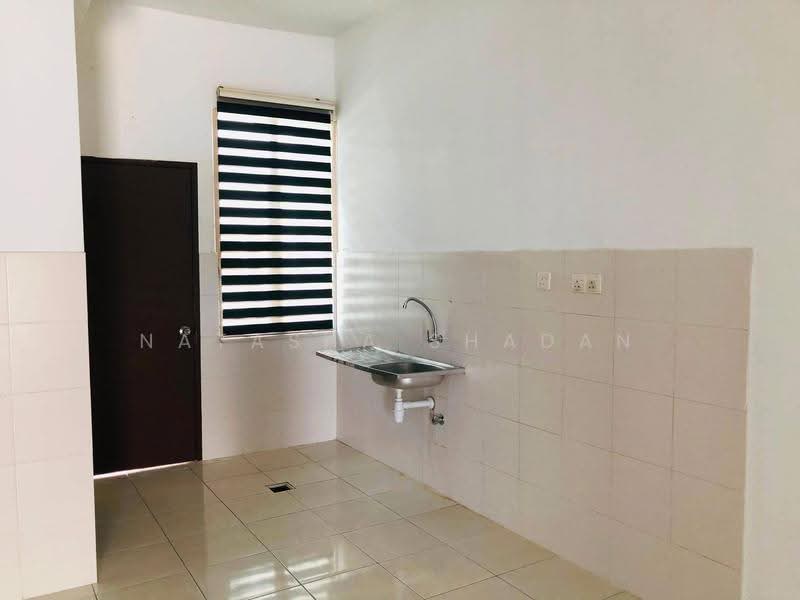 2-storey Terraced House for Sale in Bandar Puncak Alam (Puncak Alam) - Natasha Shadan - Kitchen - PropertyGuru.com.my