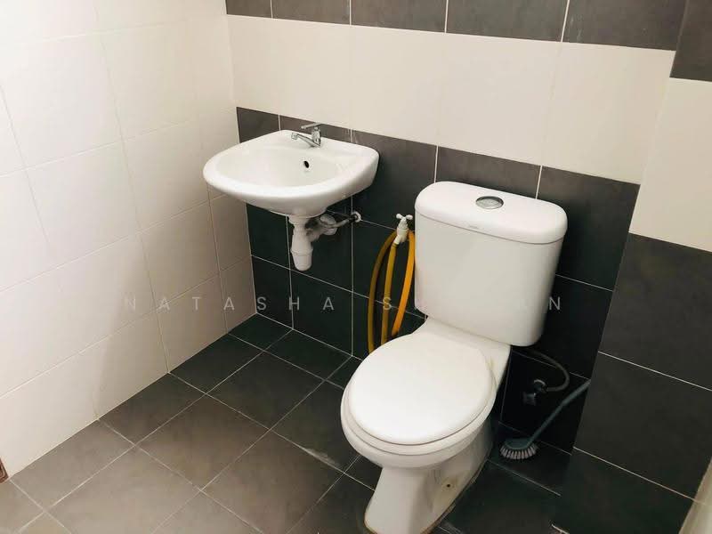 2-storey Terraced House for Sale in Bandar Puncak Alam (Puncak Alam) - Natasha Shadan - Bathroom - PropertyGuru.com.my