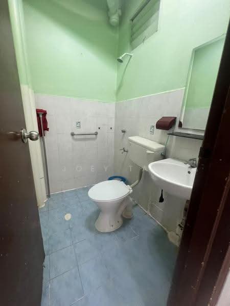 Apartment for Sale at Villa Krystal @ Bandar Selesa Jaya - Joey Tay - Bathroom - PropertyGuru.com.my
