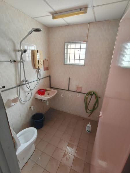 Rumah Teres 2-Tingkat untuk Dijual di Taman Bukit Angsana (Cheras) - CK Khoo - Bathroom - PropertyGuru.com.my