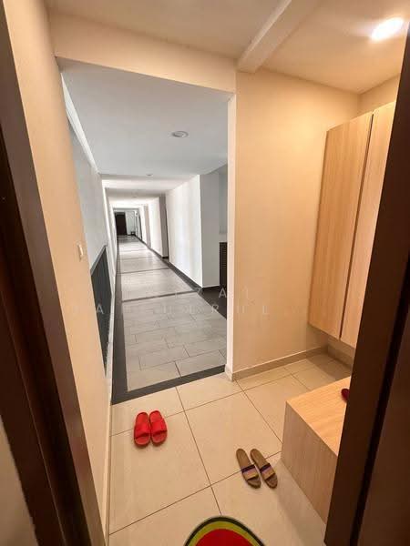 Condominium for Rent at Lakefront Residence - Aizat Saifulrullah - Corridor - PropertyGuru.com.my
