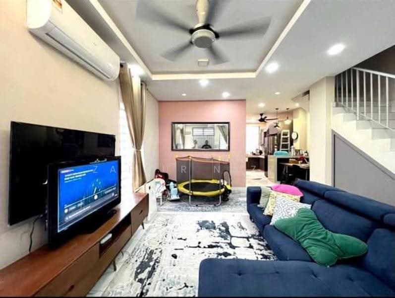 2-storey Terraced House for Sale in Telok Panglima Garang (Selangor) - Zaffur Nazri - Living Room - PropertyGuru.com.my