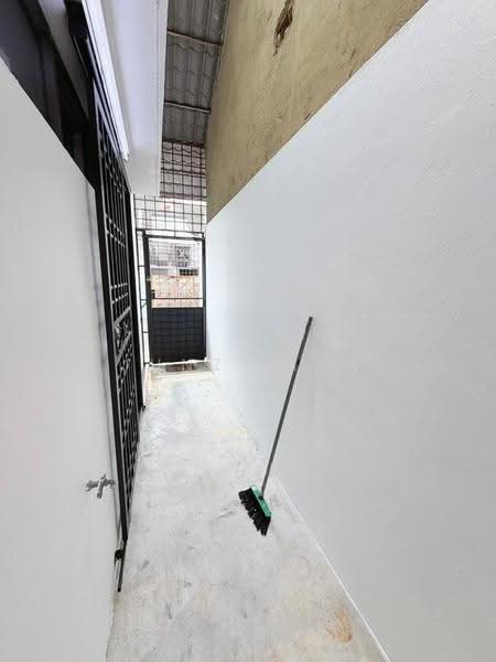 1-storey Terraced House for Sale in Taman Daya (Johor Bahru) - Junz Liew - Entrance - PropertyGuru.com.my