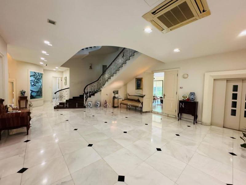 Bungalow House for Sale in SS19 (Subang Jaya) - Shiqin Saidin - Entrance - PropertyGuru.com.my