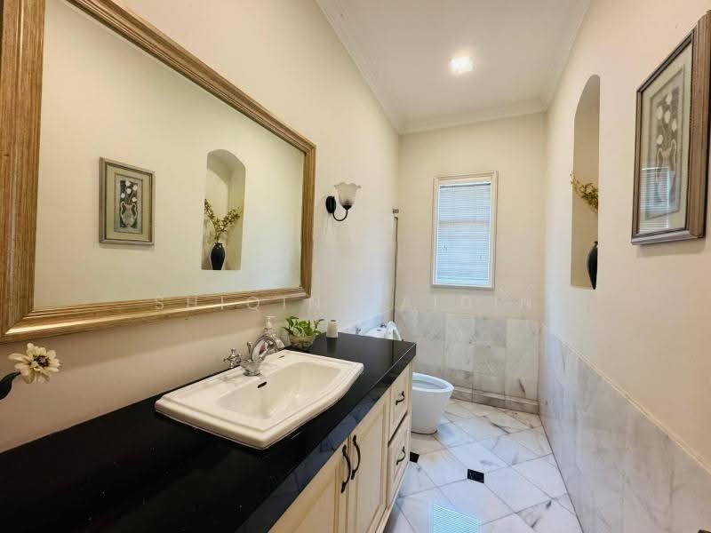 Bungalow House for Sale in SS19 (Subang Jaya) - Shiqin Saidin - Bathroom - PropertyGuru.com.my