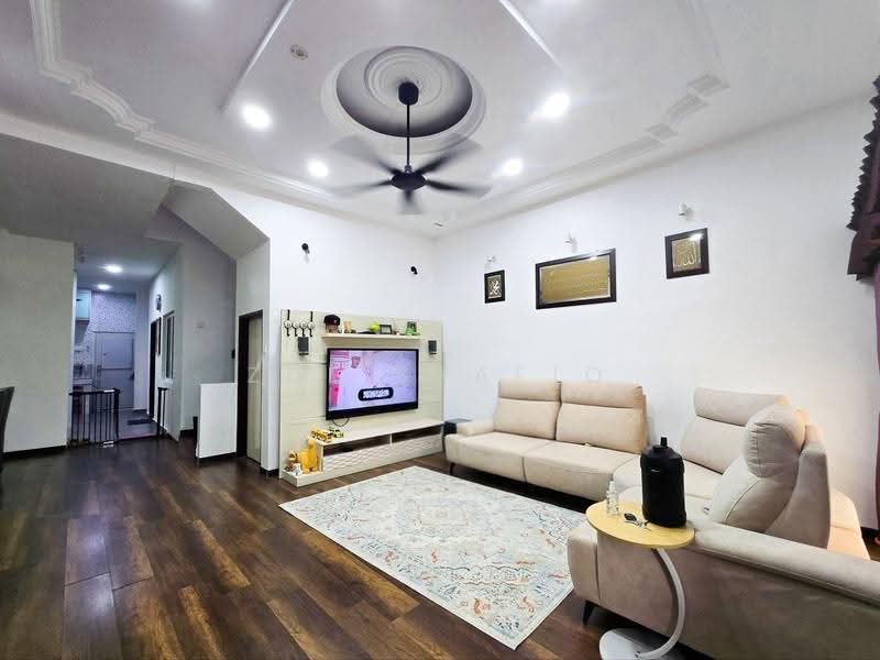 3-storey Terraced House for Sale in Ampang (Selangor) - Zul Syafiq - Living Room - PropertyGuru.com.my
