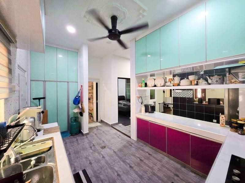 3-storey Terraced House for Sale in Ampang (Selangor) - Zul Syafiq - Kitchen - PropertyGuru.com.my