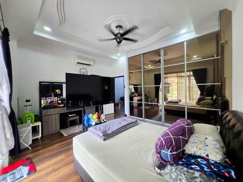 3-storey Terraced House for Sale in Ampang (Selangor) - Zul Syafiq - Bedroom - PropertyGuru.com.my