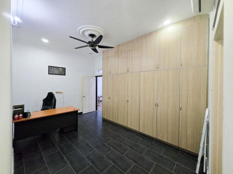 3-storey Terraced House for Sale in Ampang (Selangor) - Zul Syafiq - Study - PropertyGuru.com.my