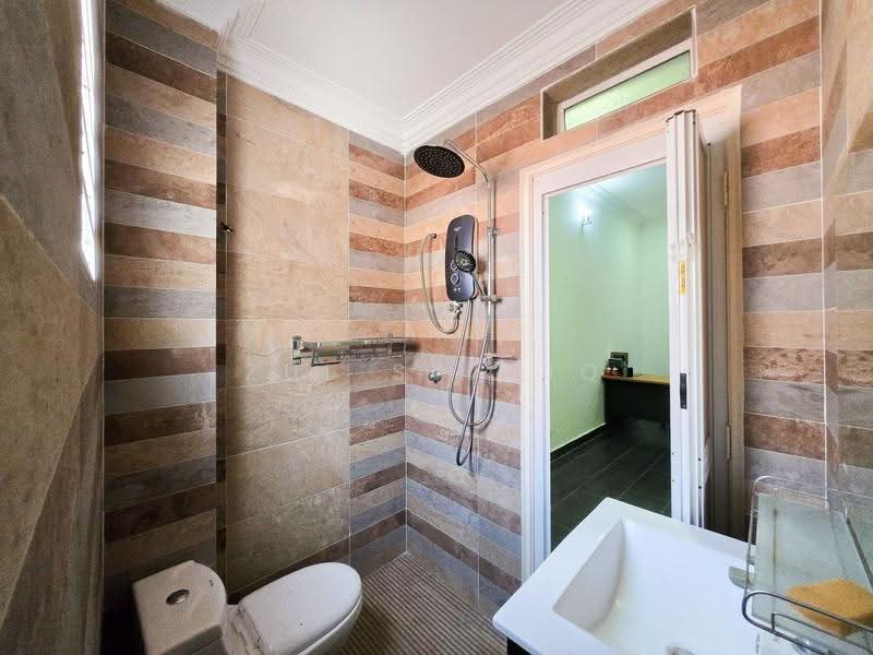 3-storey Terraced House for Sale in Ampang (Selangor) - Zul Syafiq - Bathroom - PropertyGuru.com.my