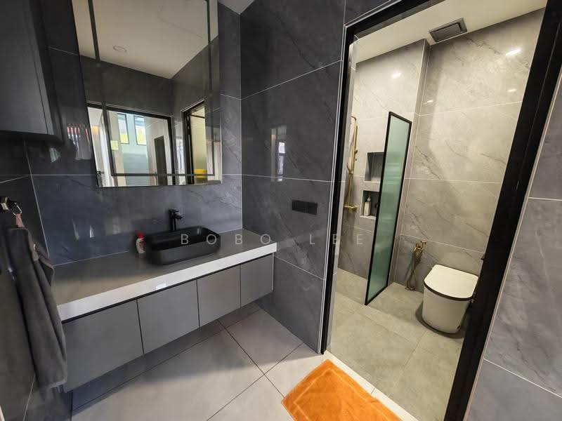 Rumah Teres untuk Dijual di Happy Garden (Kuchai Lama) - Bobo Lee - Bathroom - PropertyGuru.com.my