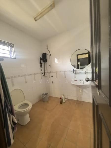 Semi-Detached House for Sale in Taman Ponderosa (Johor Bahru) - Eva Tan - Bathroom - PropertyGuru.com.my