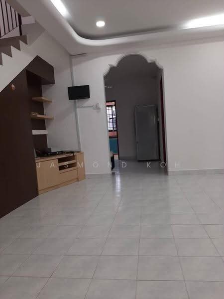 2-storey Terraced House for Sale in Taman Setia Indah (Tebrau) - Jasmond Koh - Living Room - PropertyGuru.com.my
