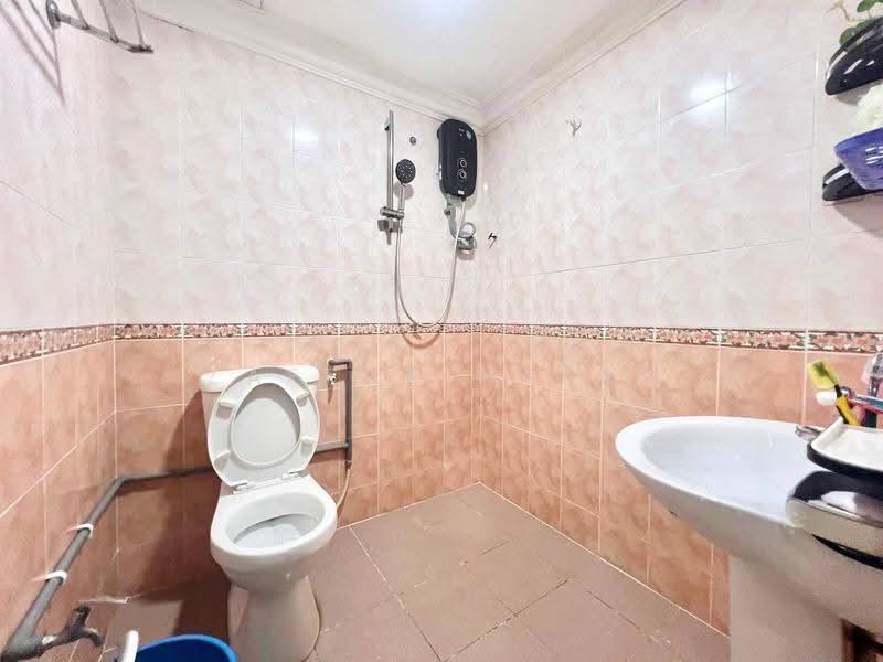 Rumah Teres 1-Tingkat untuk Dijual di Taman Ria (Kajang) - Zaffur Nazri - Bathroom - PropertyGuru.com.my