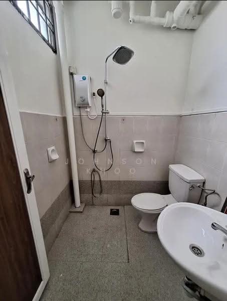 2-storey Terraced House for Sale in Usj 22 (Subang Jaya) - Johnson Khoo - Bathroom - PropertyGuru.com.my