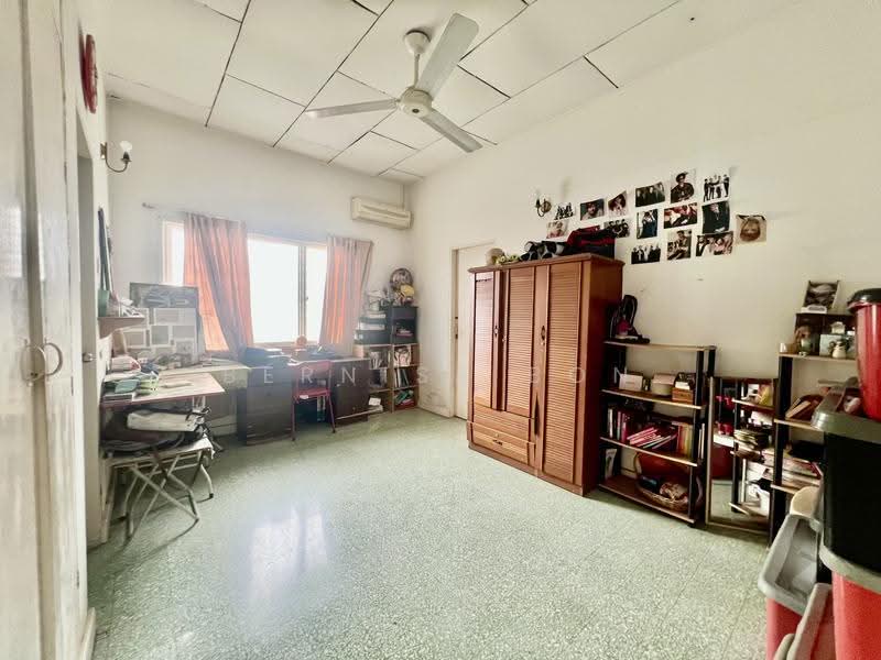 Bungalow House for Sale in Seksyen 17 (Petaling Jaya) - Bernisa Bon - Bedroom - PropertyGuru.com.my