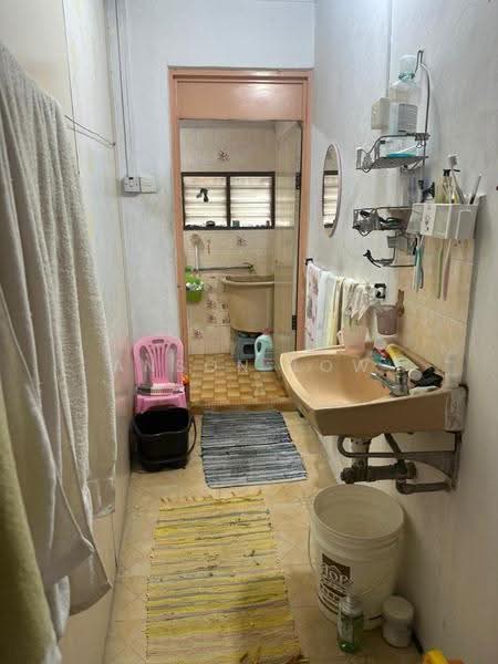 Rumah Teres 2-Tingkat untuk Dijual di Taman Lumba Kuda (Ayer Itam) - Anson Low - Bathroom - PropertyGuru.com.my