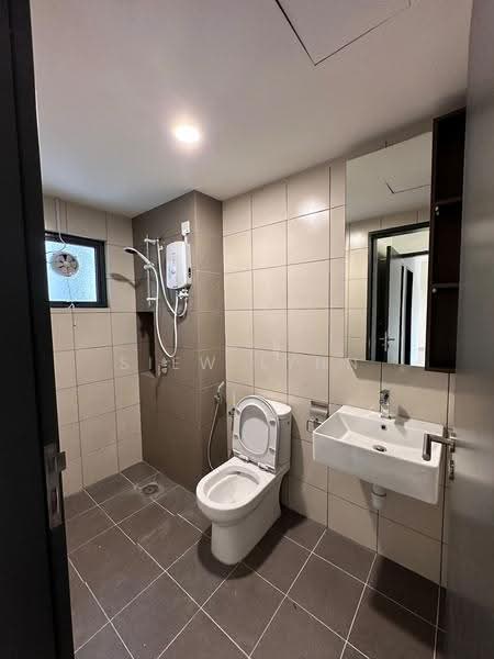 Kediaman Servis untuk Disewa di D'Quince Residences - Siew Lynn - Bathroom - PropertyGuru.com.my