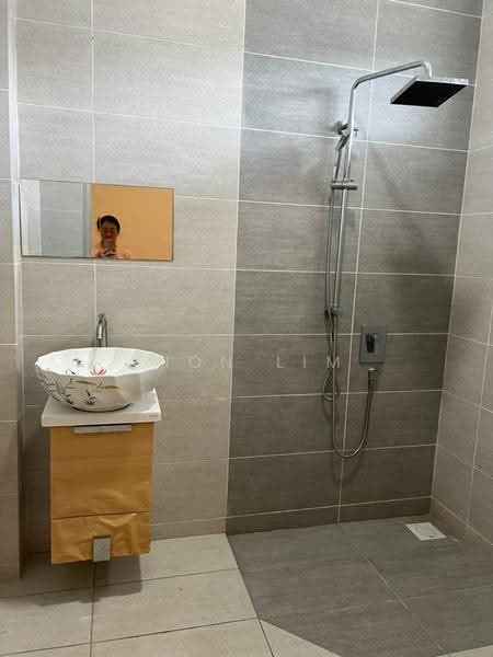 Semi-Detached House for Rent in Taman Limbongan Jaya (Klebang) - Fion Lim - Bathroom - PropertyGuru.com.my
