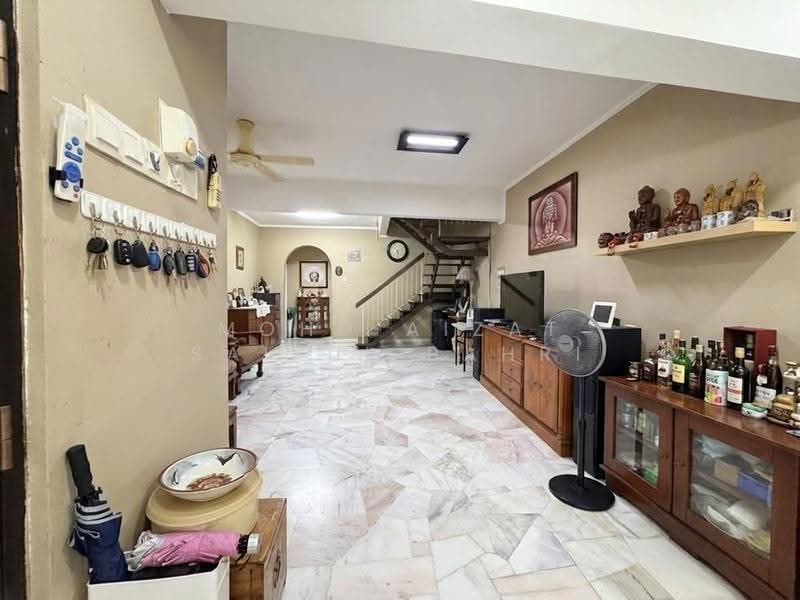 Rumah Teres untuk Dijual di Usj 2 (Subang Jaya) - Mohd Aizat Saiful Bahri - Living Room - PropertyGuru.com.my
