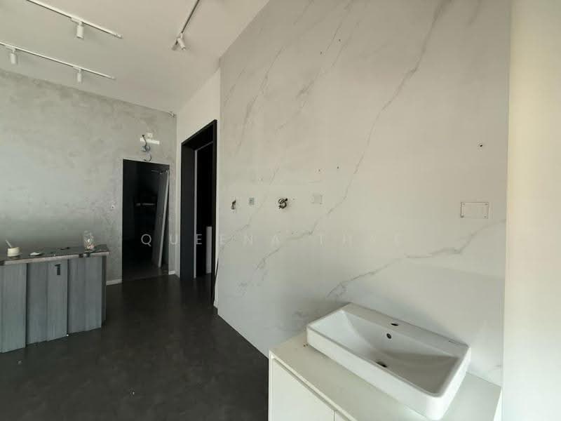 Shop for Rent in Taman Molek (Johor Bahru) - Queena Thye - Interior - PropertyGuru.com.my